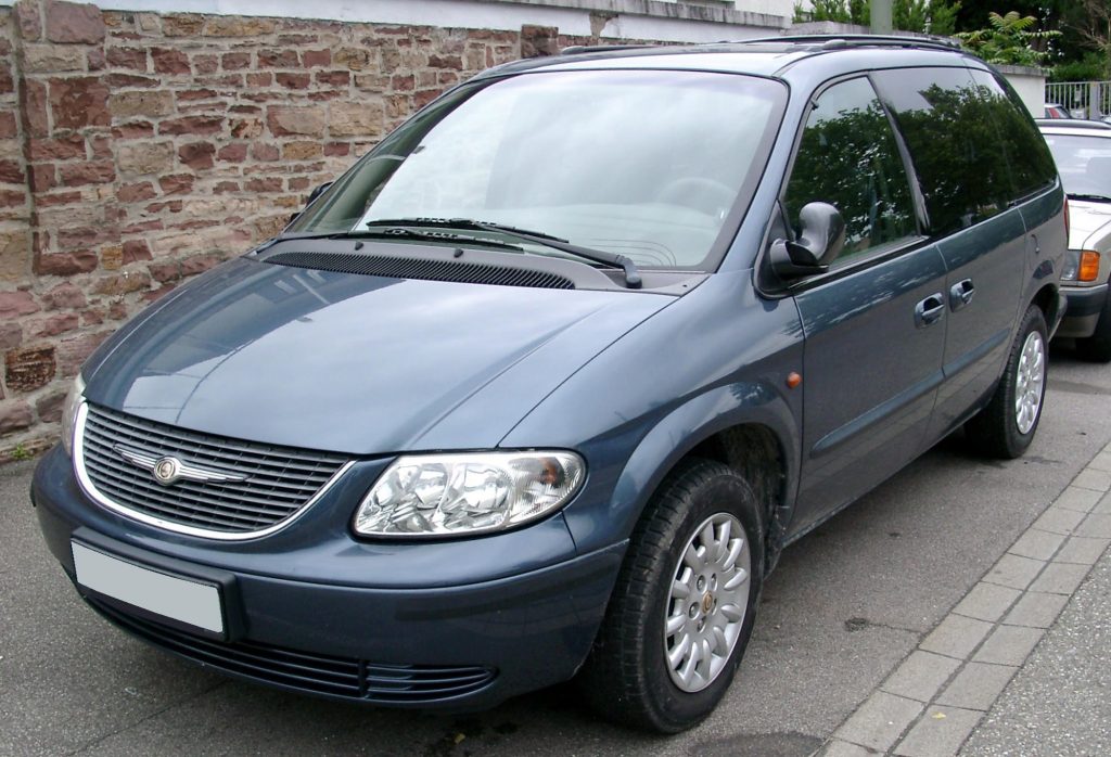 material extraer hemisferio Chrysler Voyager - Rent A Car Ibiza Low Cost
